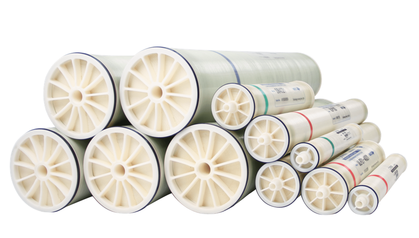 Industrial spiral wound membrane elements in several formats